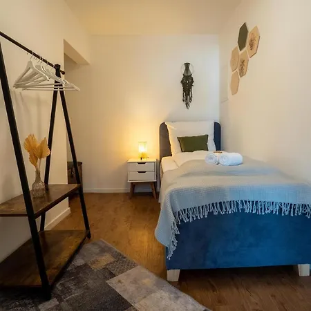 J & K Apartment *