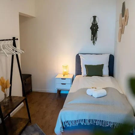 J&k Apartment *