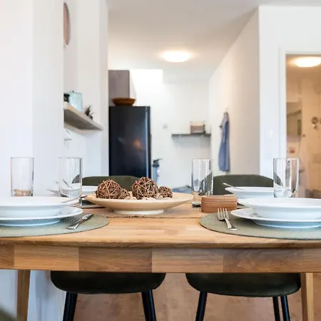 J & K Apartment